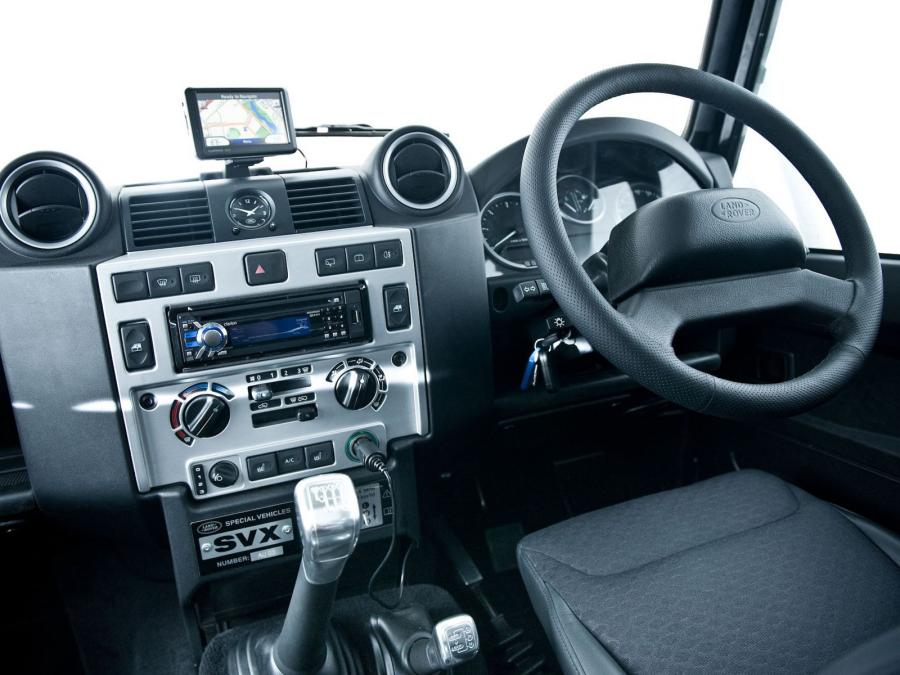  Land Rover Defender 110 SVX RHD 2008 года  (фото 8 из 12)